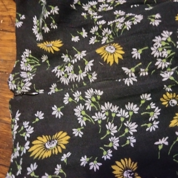 Free People Jinx Black Floral Cutout Tie Front Skirted Romper Size 2 - Picture 8 of 11